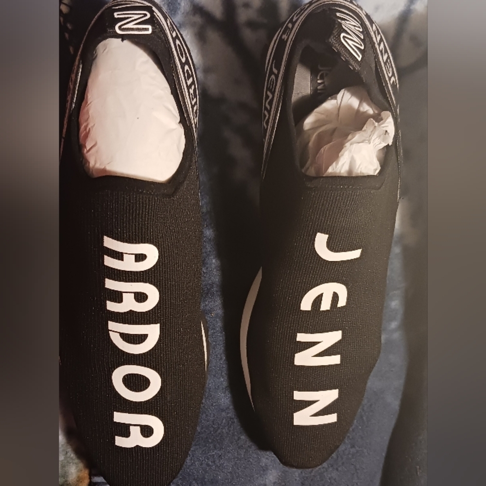 Jen Ardor Slip Ons NEVER WORN STILL IN BOX